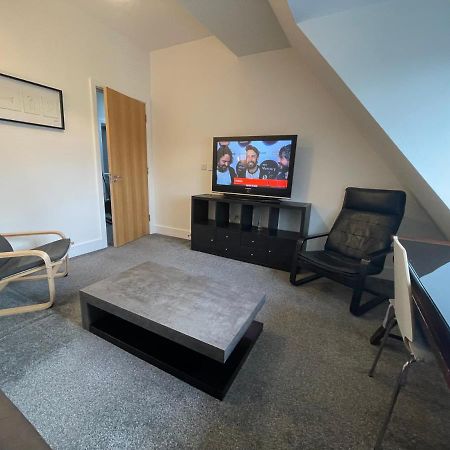 2 Bedroom 2 Bathroom Apartment 8 Including Free Parking Bromley Dış mekan fotoğraf