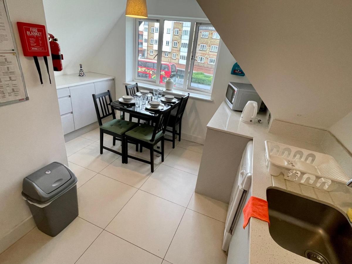 2 Bedroom 2 Bathroom Apartment 8 Including Free Parking Bromley Dış mekan fotoğraf